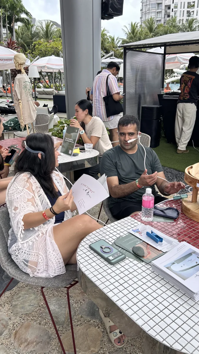 户外活动宾客使用 O2genes 香芬氧气吧
